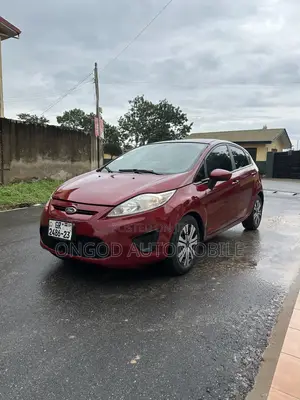 Ford Fiesta SE 4dr Hatchback (1.6L 4cyl 5M) 2014 Red