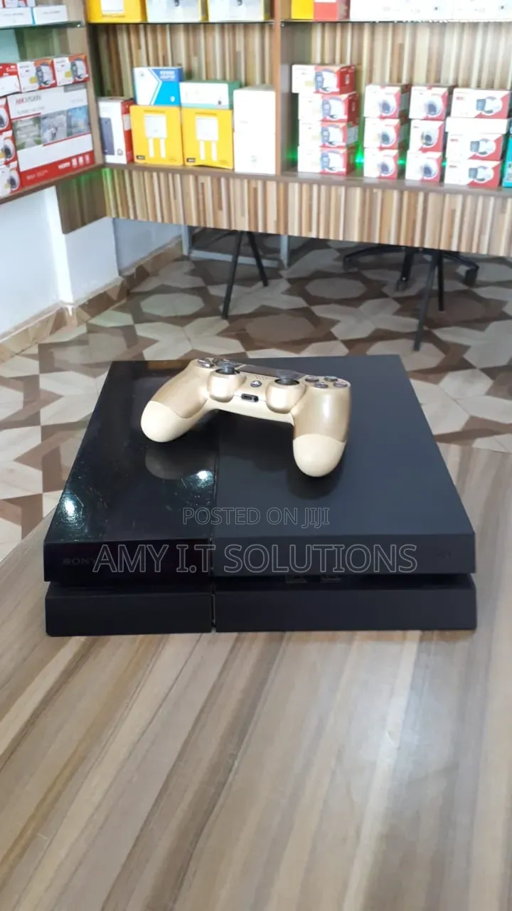 Ps4 Standard Jailbroken Loaded With Games.