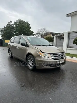 Honda Odyssey 2.4 Absolute 4WD 2012 Gold