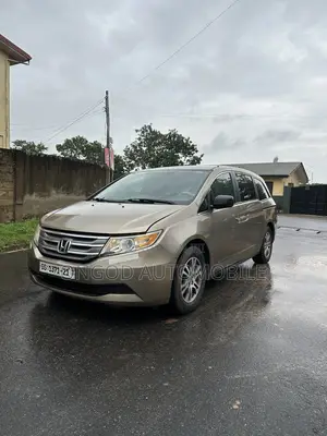 Honda Odyssey 2.4 Absolute 4WD 2012 Gold