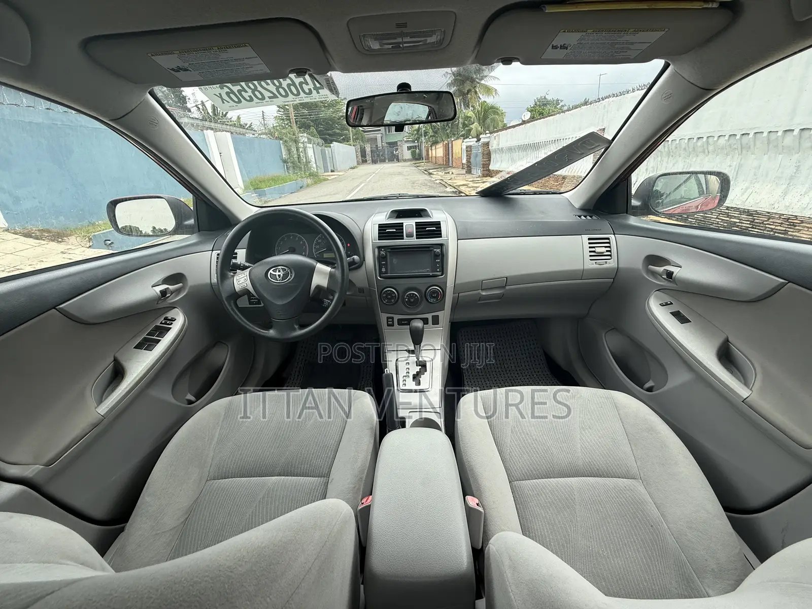 Toyota Corolla L 4dr Sedan (1.8L 4cyl 5M) 2013 Beige