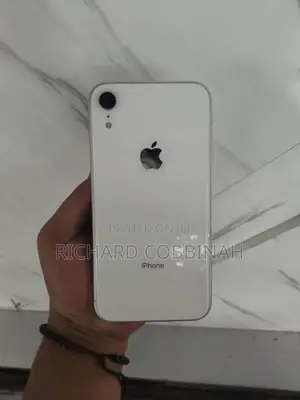 Apple iPhone XR 64 GB White
