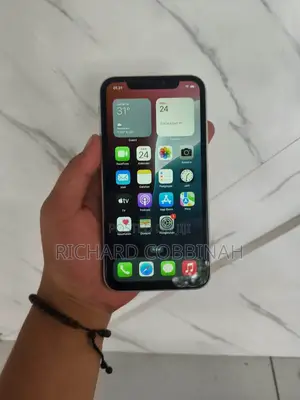 Apple iPhone XR 64 GB White