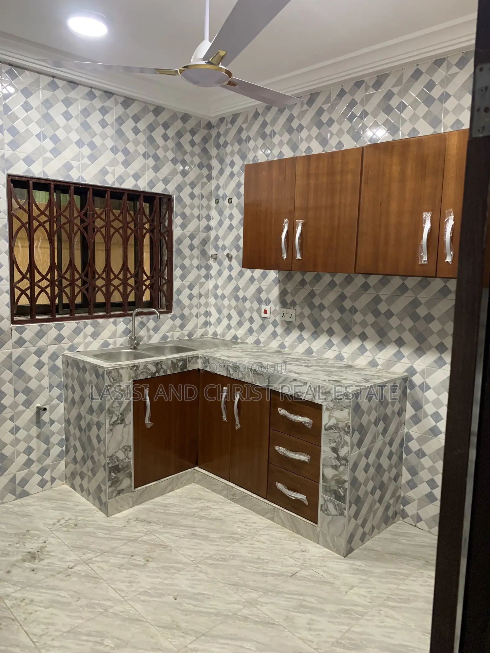 2bdrm Apartment in Lasisi And Christ, Amasaman for rent