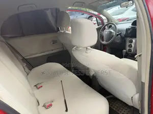 Toyota Vitz 1.3 AWD 3dr 2009 Red