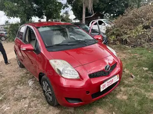 Toyota Vitz 1.3 AWD 3dr 2009 Red