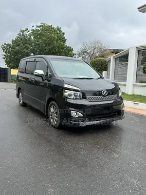Toyota Voxy 2013 Black