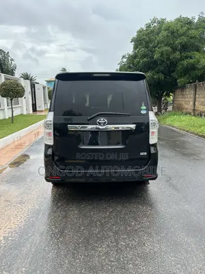 Toyota Voxy 2013 Black