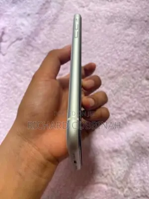 Apple iPhone XR 64 GB White