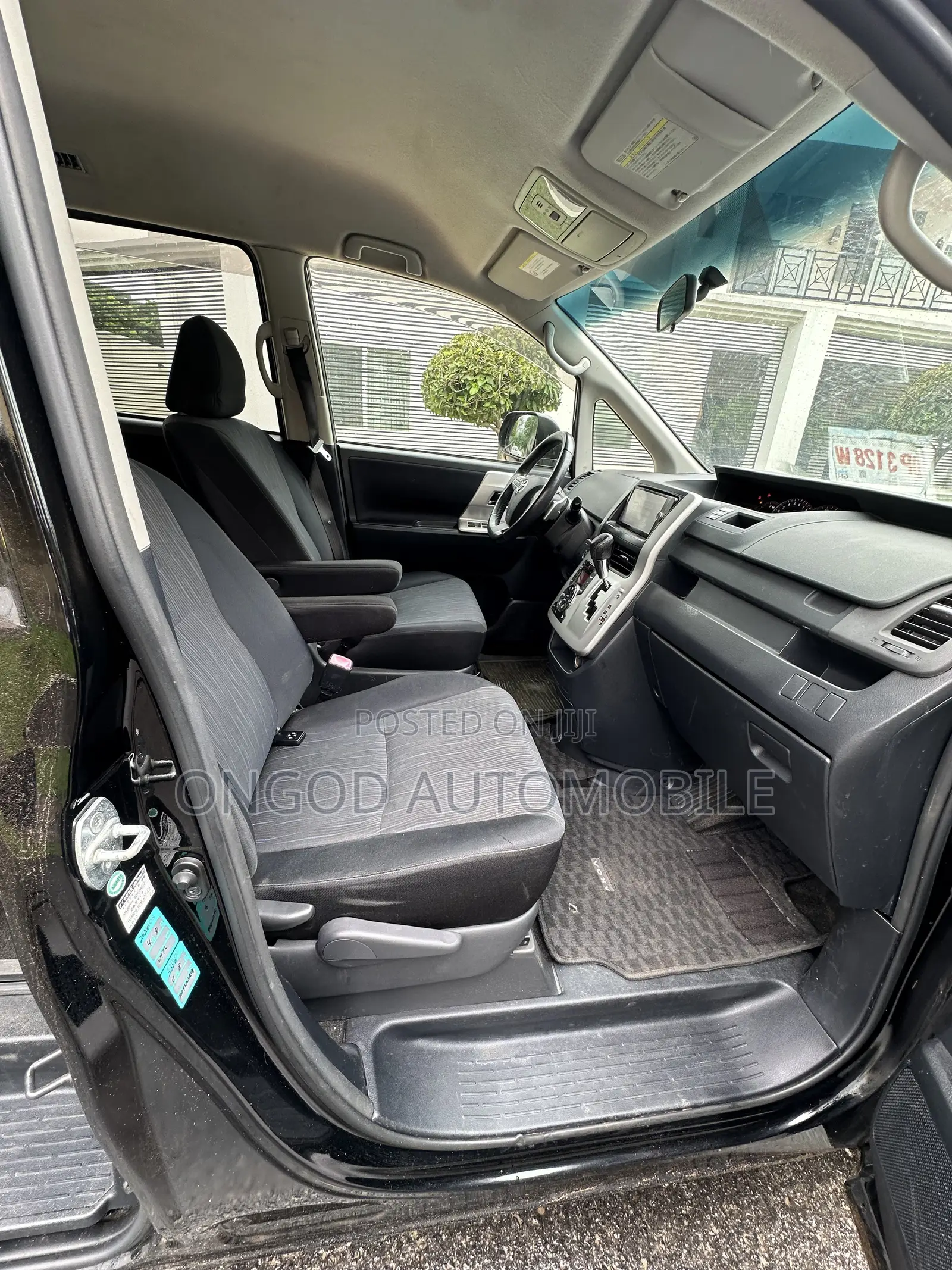 Toyota Voxy 2013 Black