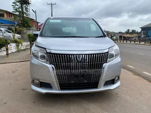 Toyota Esquire 2016 Silver