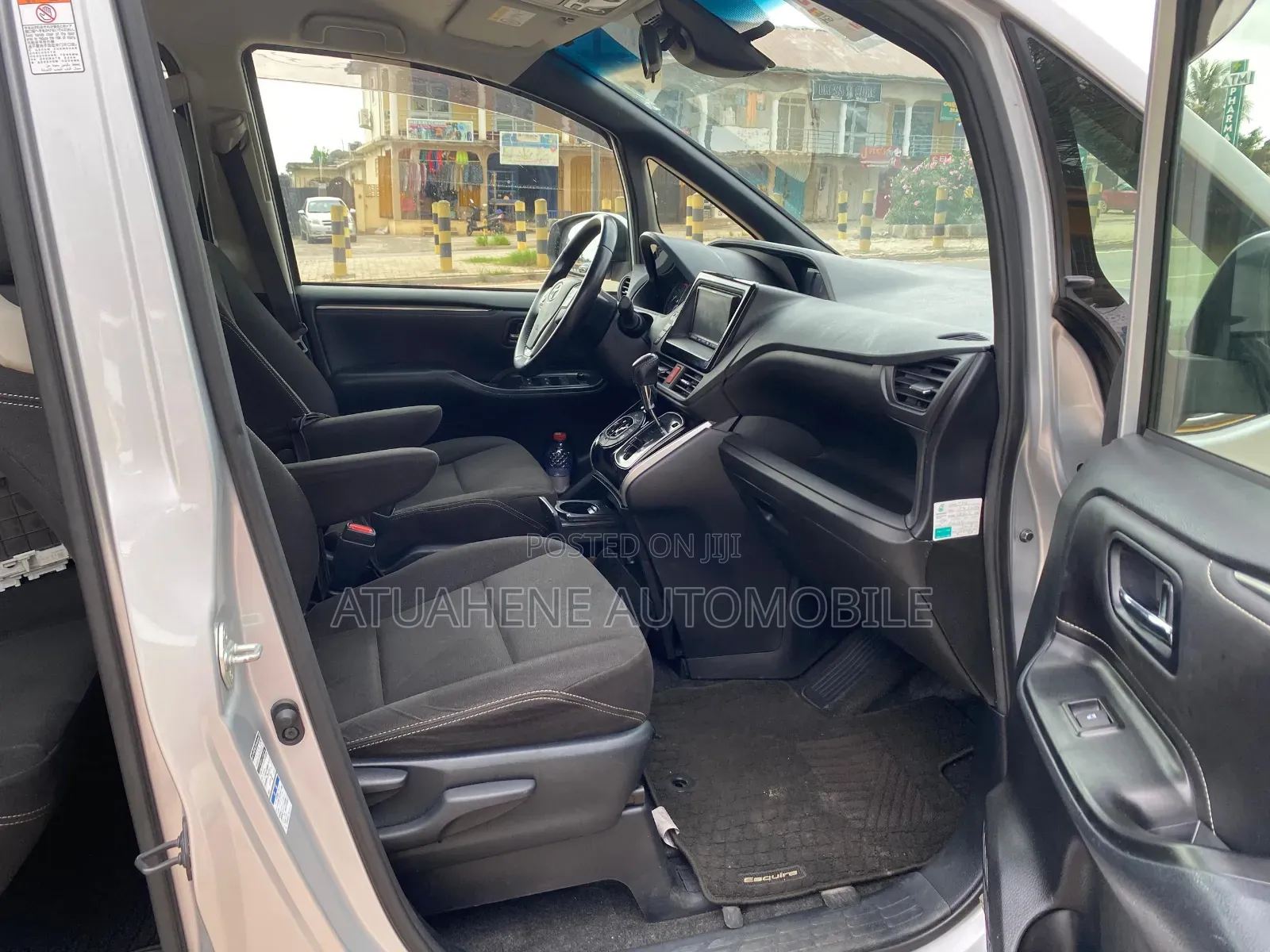 Toyota Esquire 2016 Silver