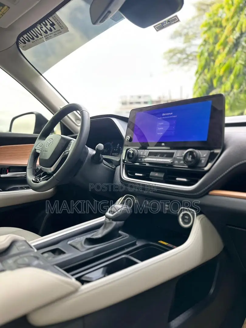 Toyota Grand Highlander XLE AWD 2024 Black