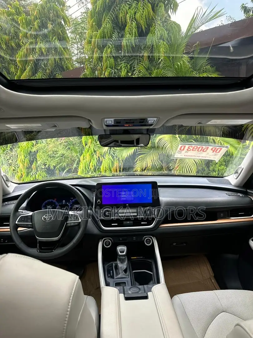 Toyota Grand Highlander XLE AWD 2024 Black