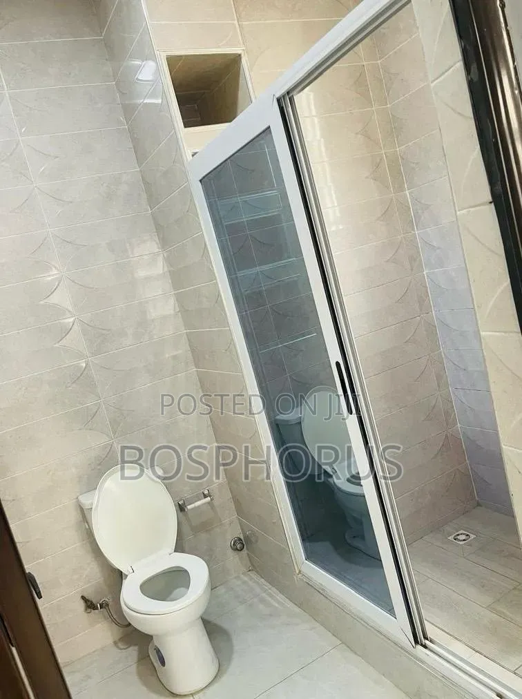 2bdrm Apartment in Lapaz Racecourse, Nyanmekye for rent