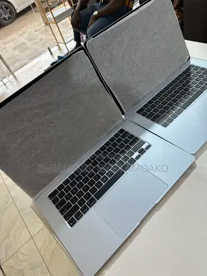 New Laptop Apple MacBook Air 2025 M4 16GB Apple M4 SSHD+SSD 256GB