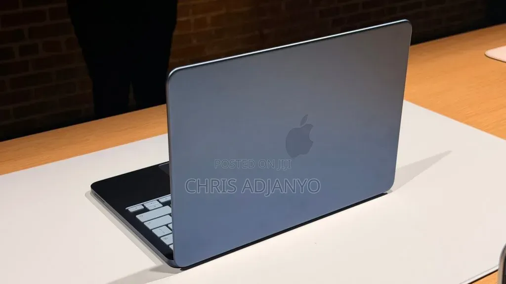Laptop Apple MacBook Neo 2026 8GB SSD 512GB
