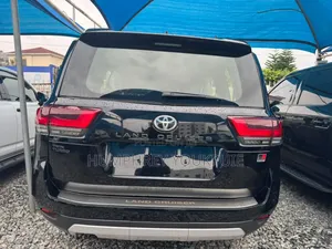 Toyota Land Cruiser 2025 Black