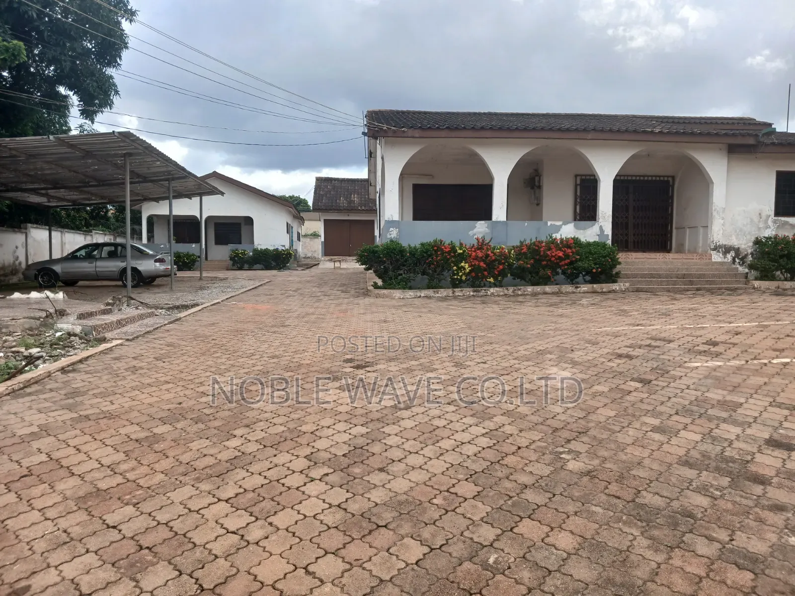 7bdrm House in Atasamanso, Kumasi Metropolitan for sale