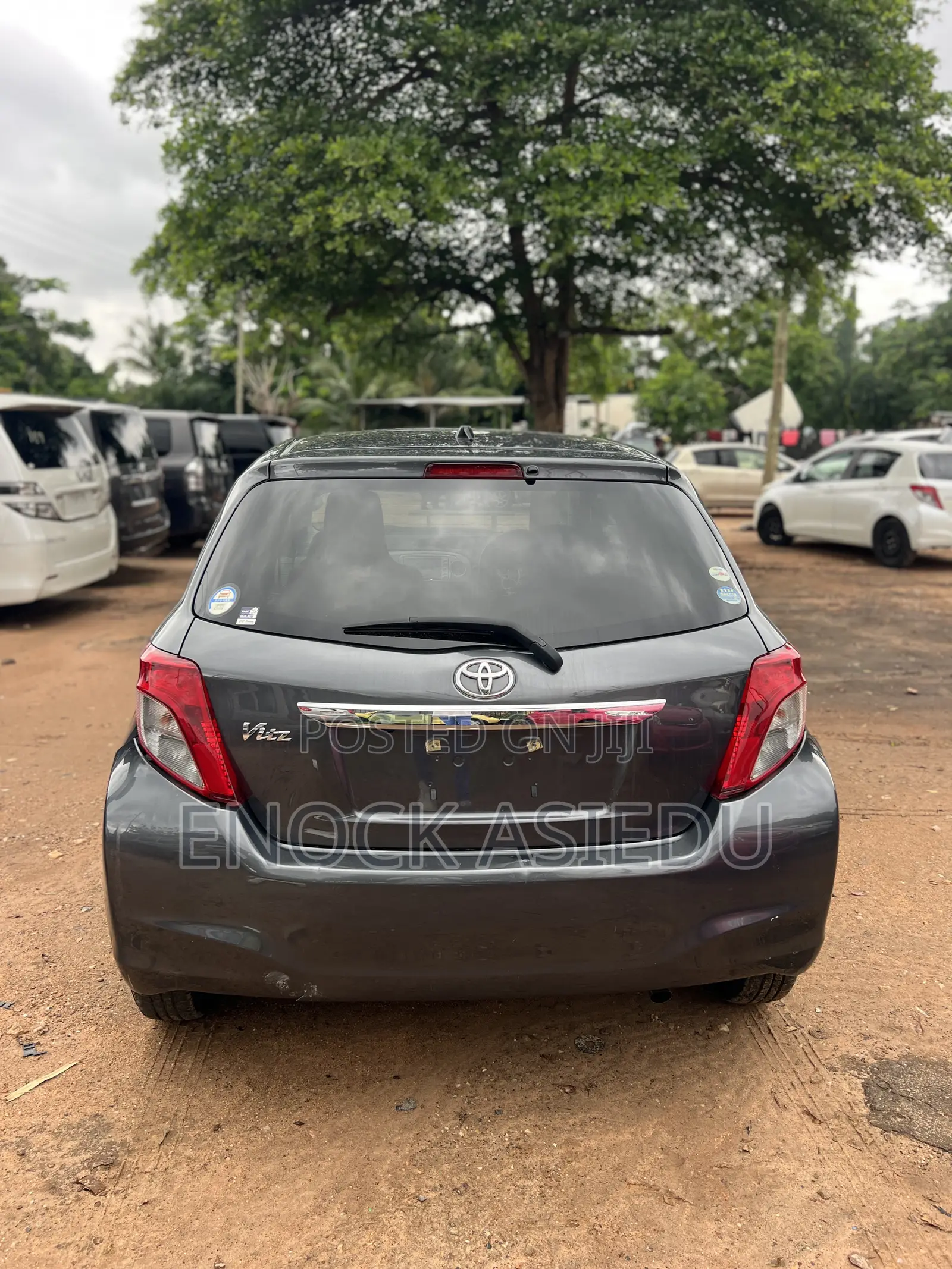 Toyota Vitz 1.3 AWD 5dr 2013 Gray