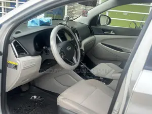 Hyundai Tucson SEL AWD 2018 Silver