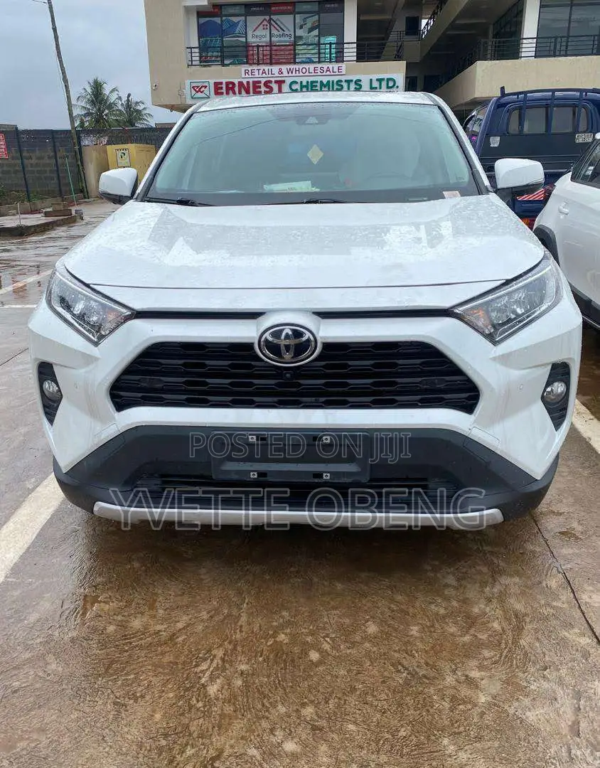Toyota RAV4 2023 White