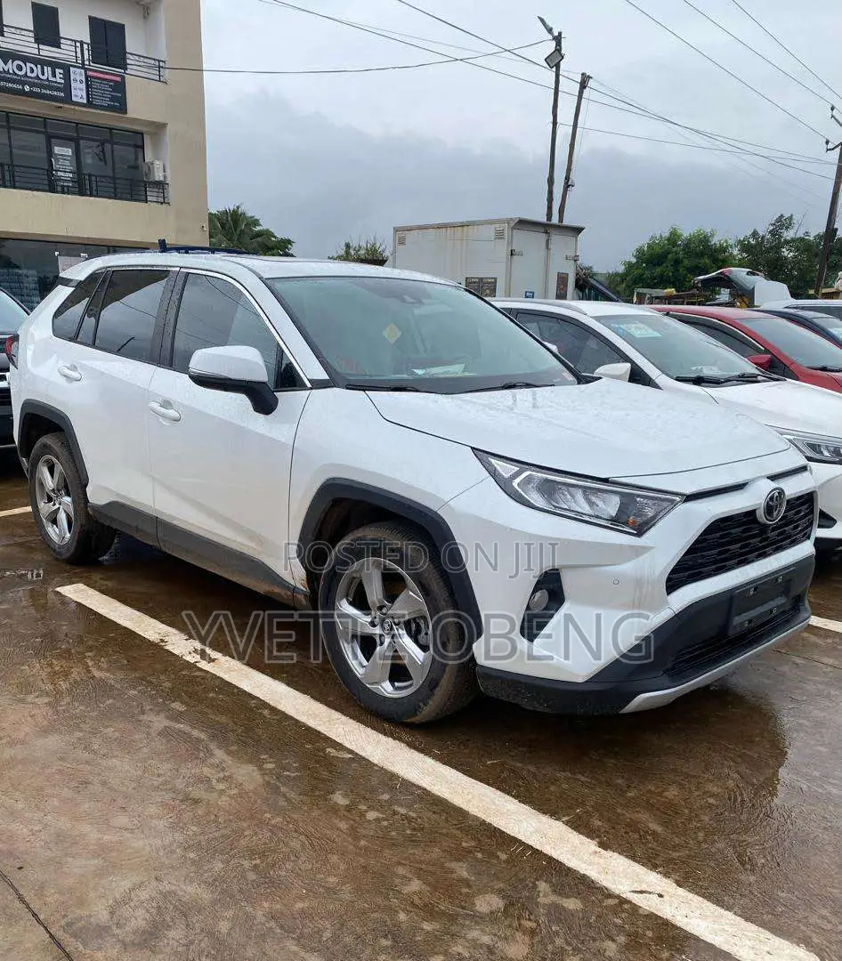 Toyota RAV4 2023 White
