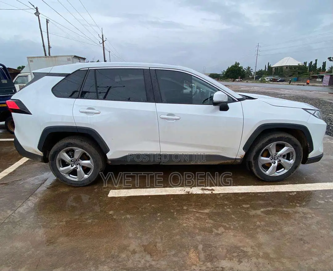 Toyota RAV4 2023 White