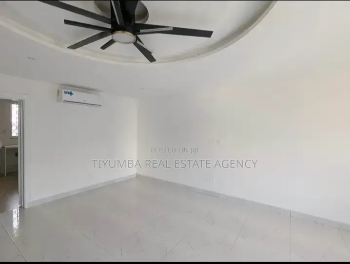 2bdrm Apartment in Tiyumba Real Estate, The Mall for rent