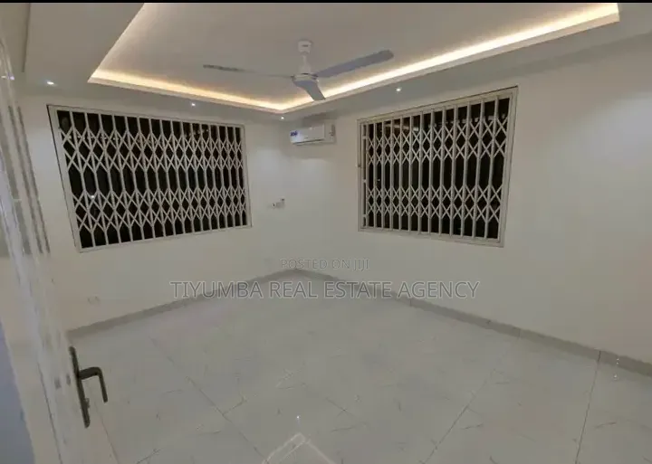2bdrm Apartment in Tiyumba Real Estate, The Mall for rent