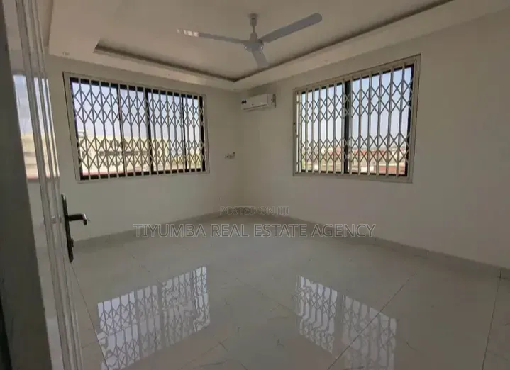 2bdrm Apartment in Tiyumba Real Estate, The Mall for rent