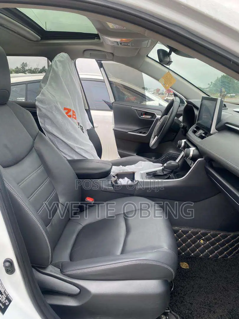 Toyota RAV4 2023 White