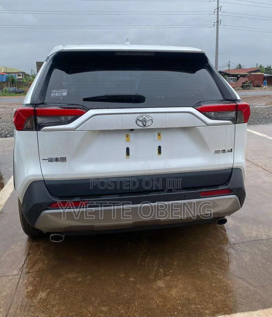 Toyota RAV4 2023 White