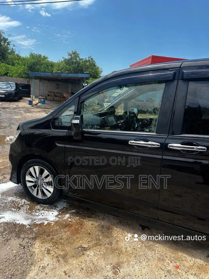 Honda Stepwgn 2013 Black
