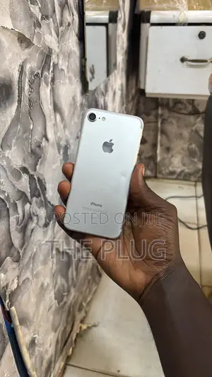 Apple iPhone 7 32 GB Silver