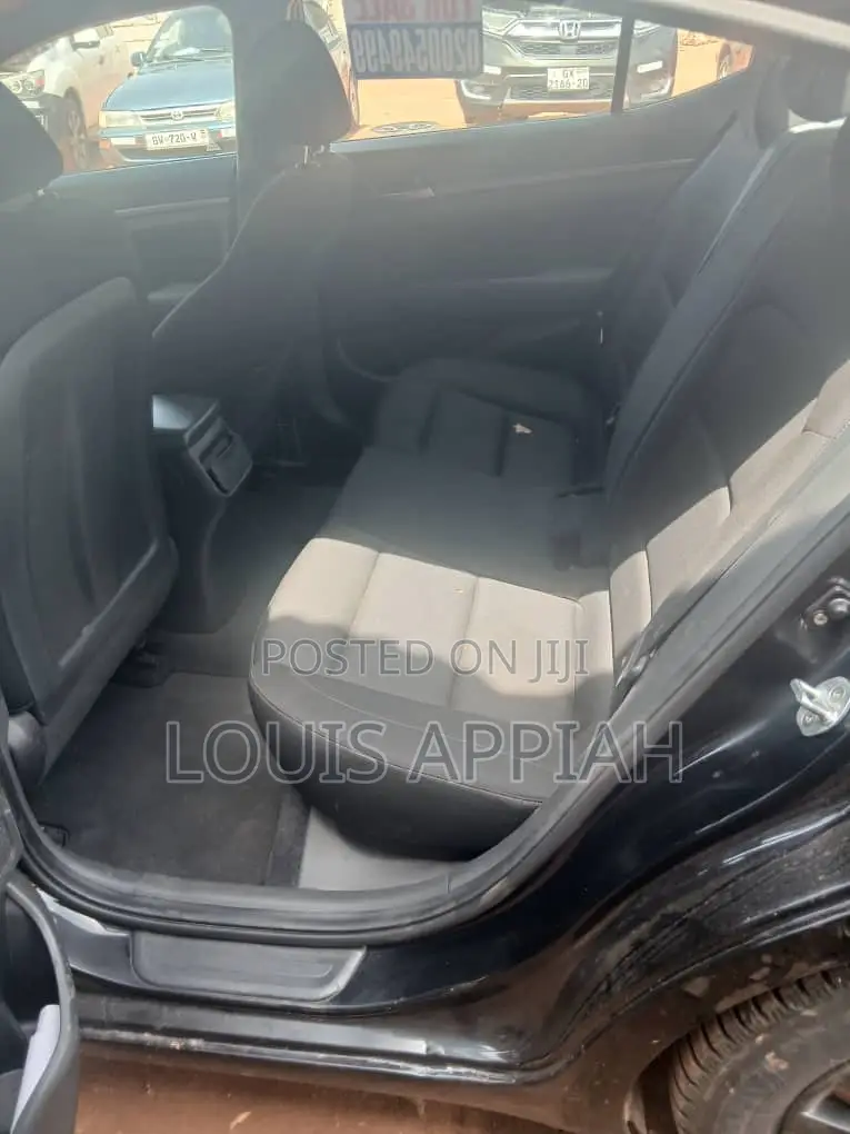 Hyundai Elantra 2017 Black