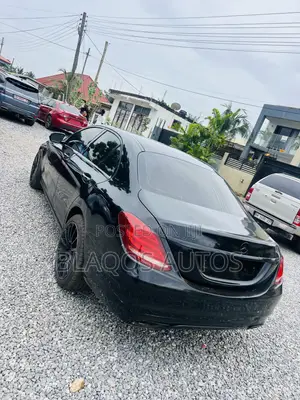Mercedes-Benz C300 2016 Black