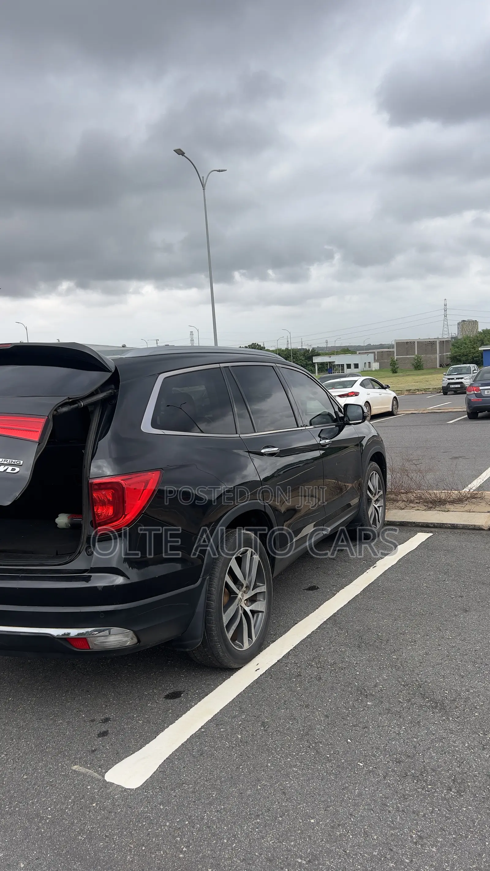Honda Pilot Touring 4dr SUV 4WD (3.5L 6cyl 9A) 2017 Black