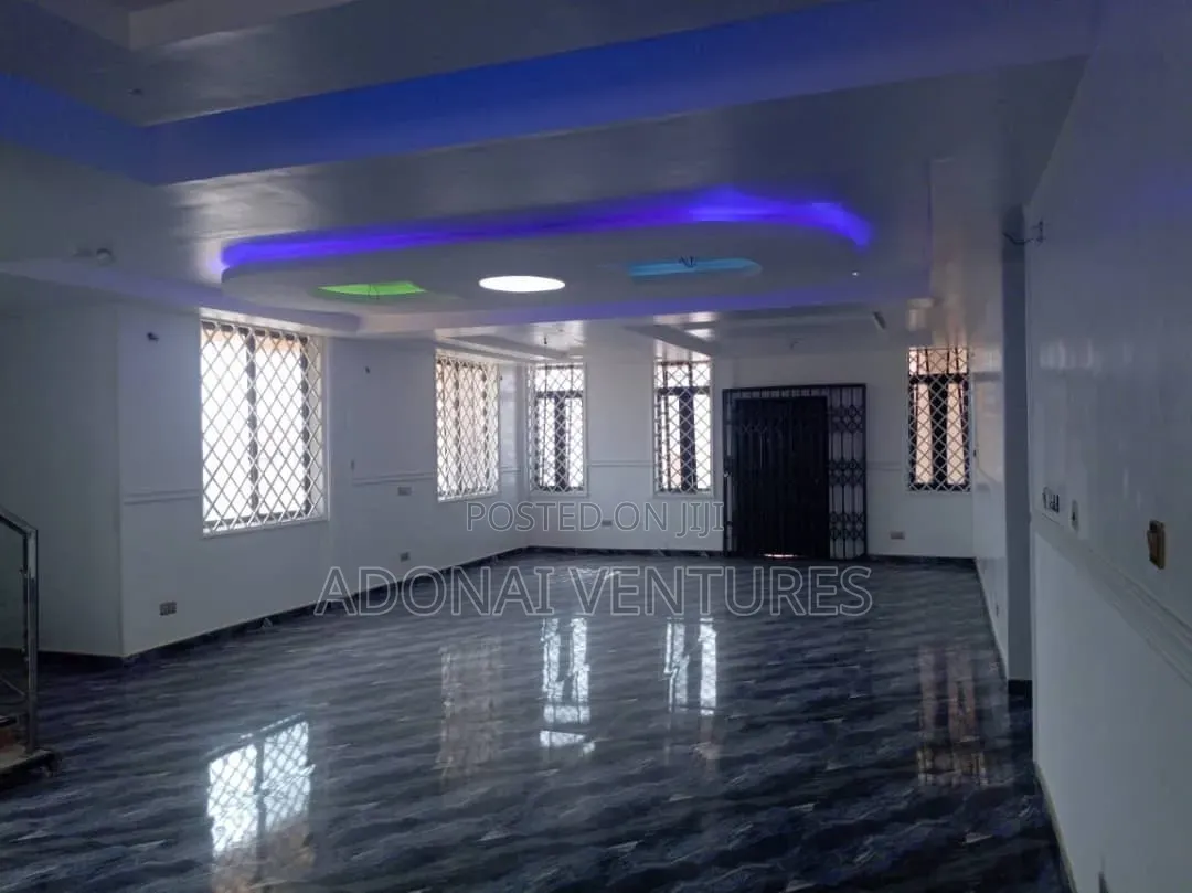 4bdrm House in Tafo Mamponteng, Kumasi Metropolitan for sale