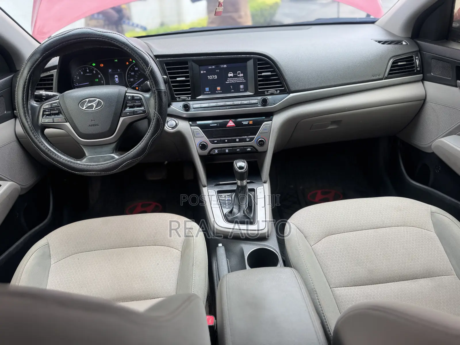 Hyundai Elantra ECO Sedan FWD (1.4L 4cyl 7A) 2017 Red