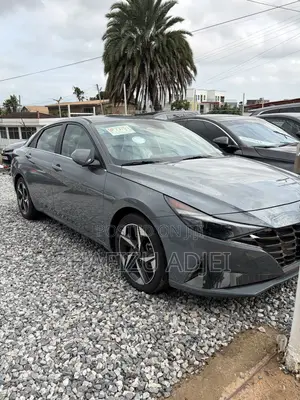 Hyundai Elantra Limited 2022 Gray