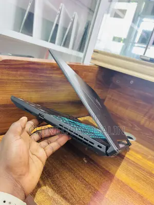 Laptop Asus TUF Gaming A15 16GB AMD Ryzen 5 SSD 1T