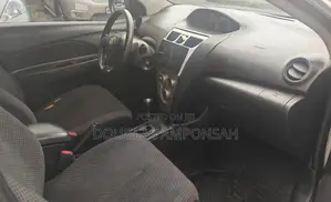 Toyota Yaris 2010 Silver