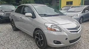 Toyota Yaris 2010 Silver