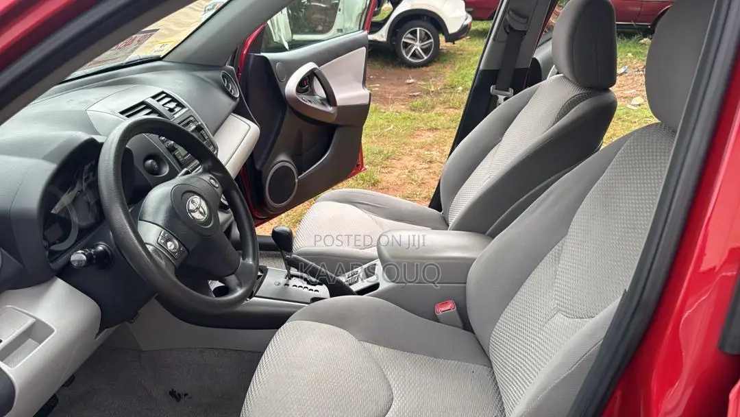 Toyota RAV4 2011 Red