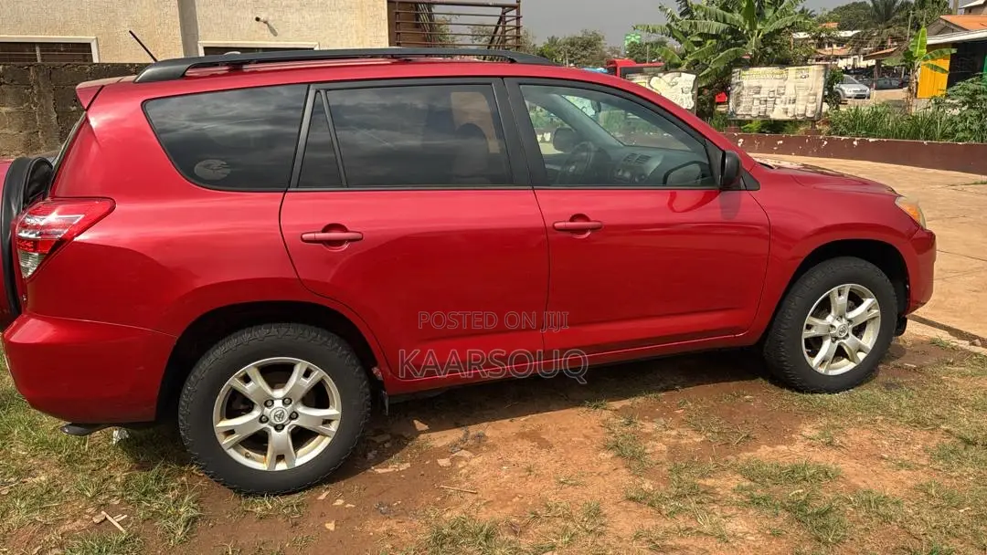 Toyota RAV4 2011 Red