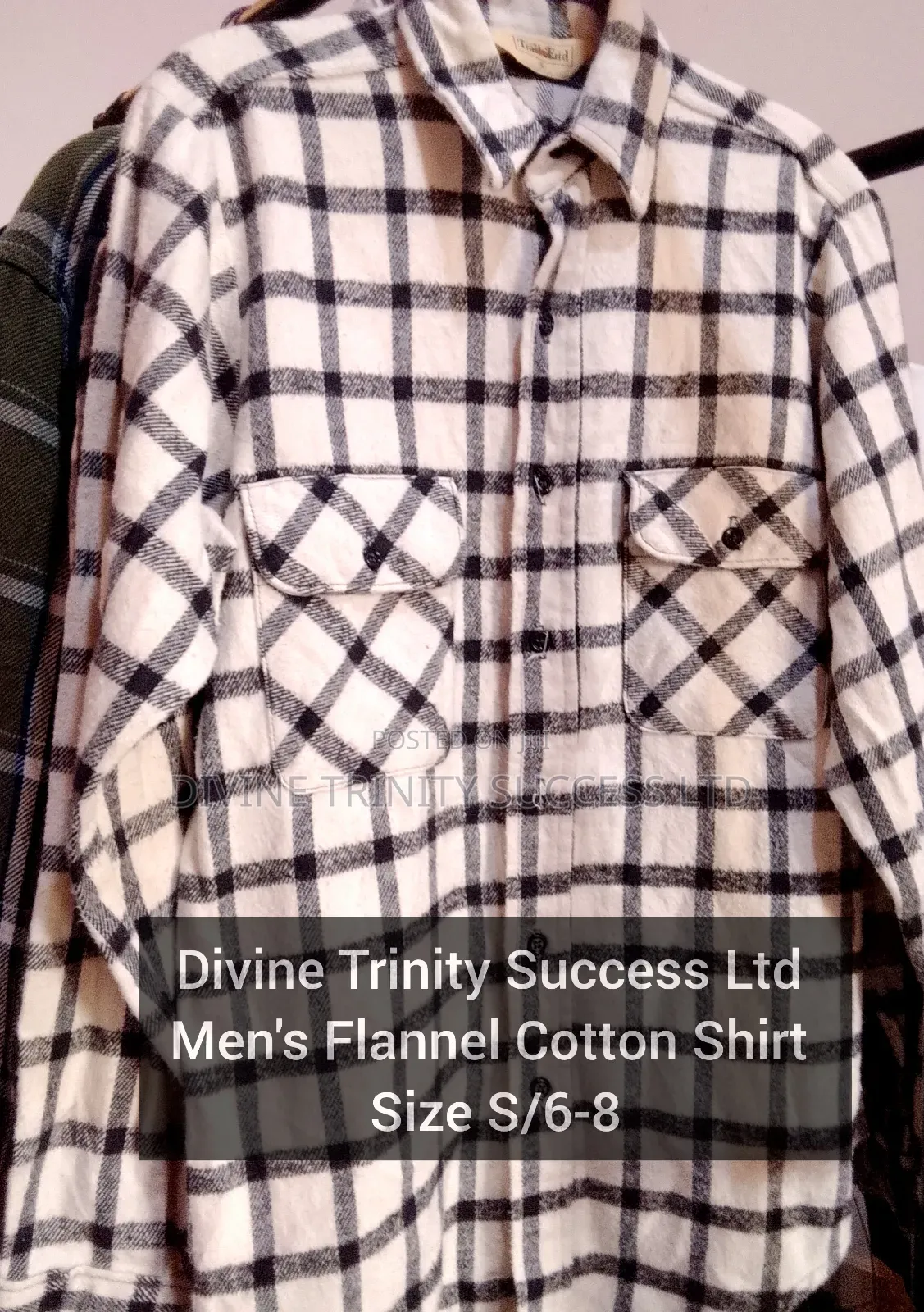 Men's Plaid Shirt With Checkered Pattern
