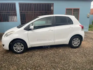 Toyota Vitz 1.3 FWD 3dr 2010 White
