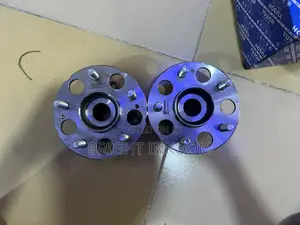 Honda CRV 208 2010 2011 2012 Back Hubs
