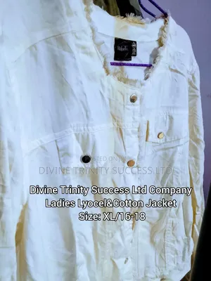 Ladies Shacket With Shiny Buttons
